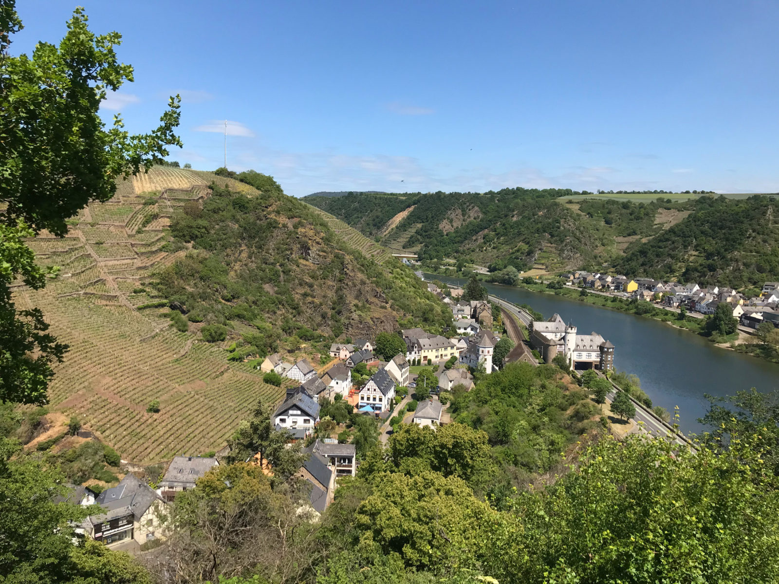 Traumhafter Keberbach, Carlshöhe und sonniges Maifeld
