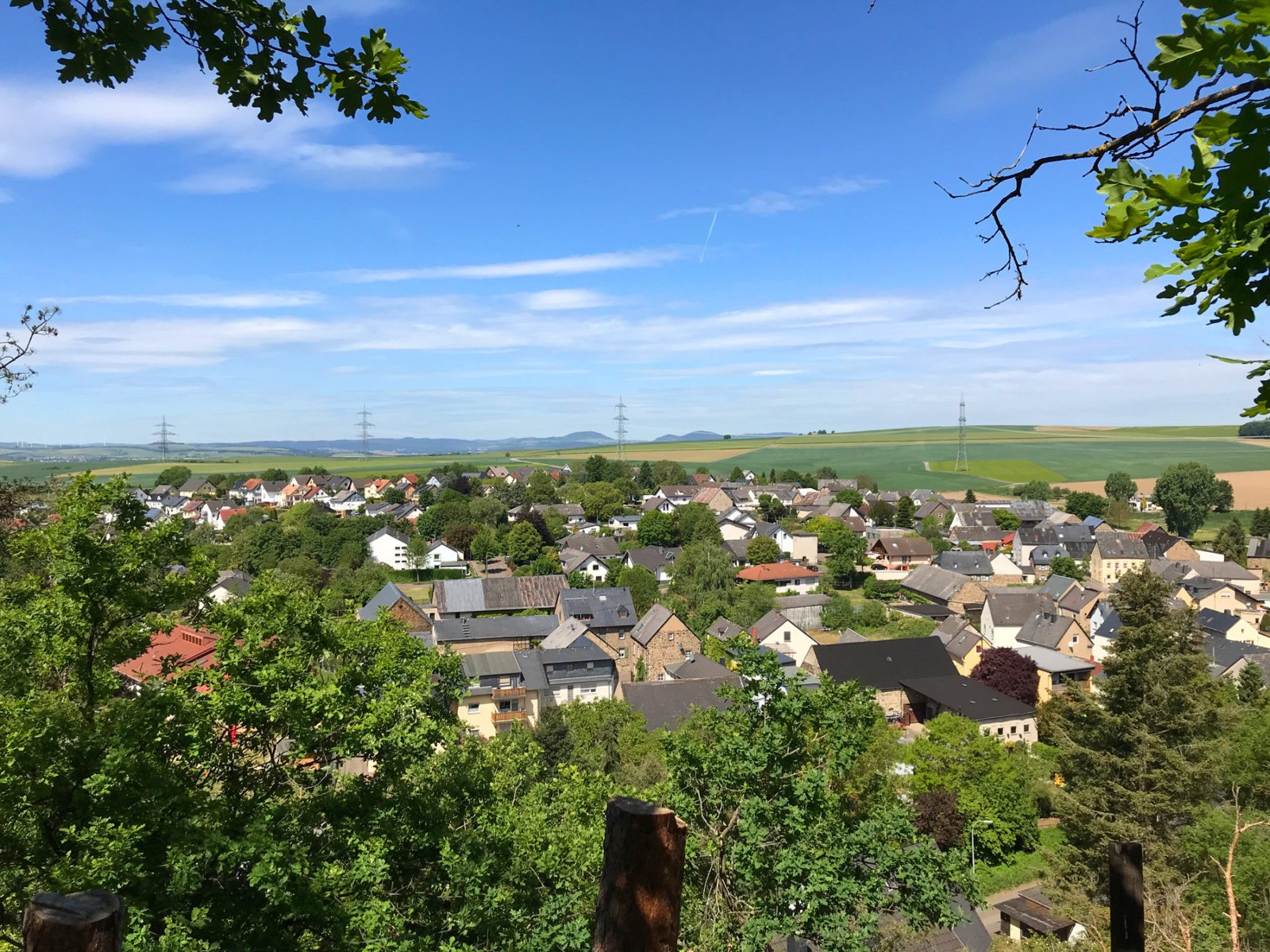 Traumhafter Keberbach, Carlshöhe und sonniges Maifeld