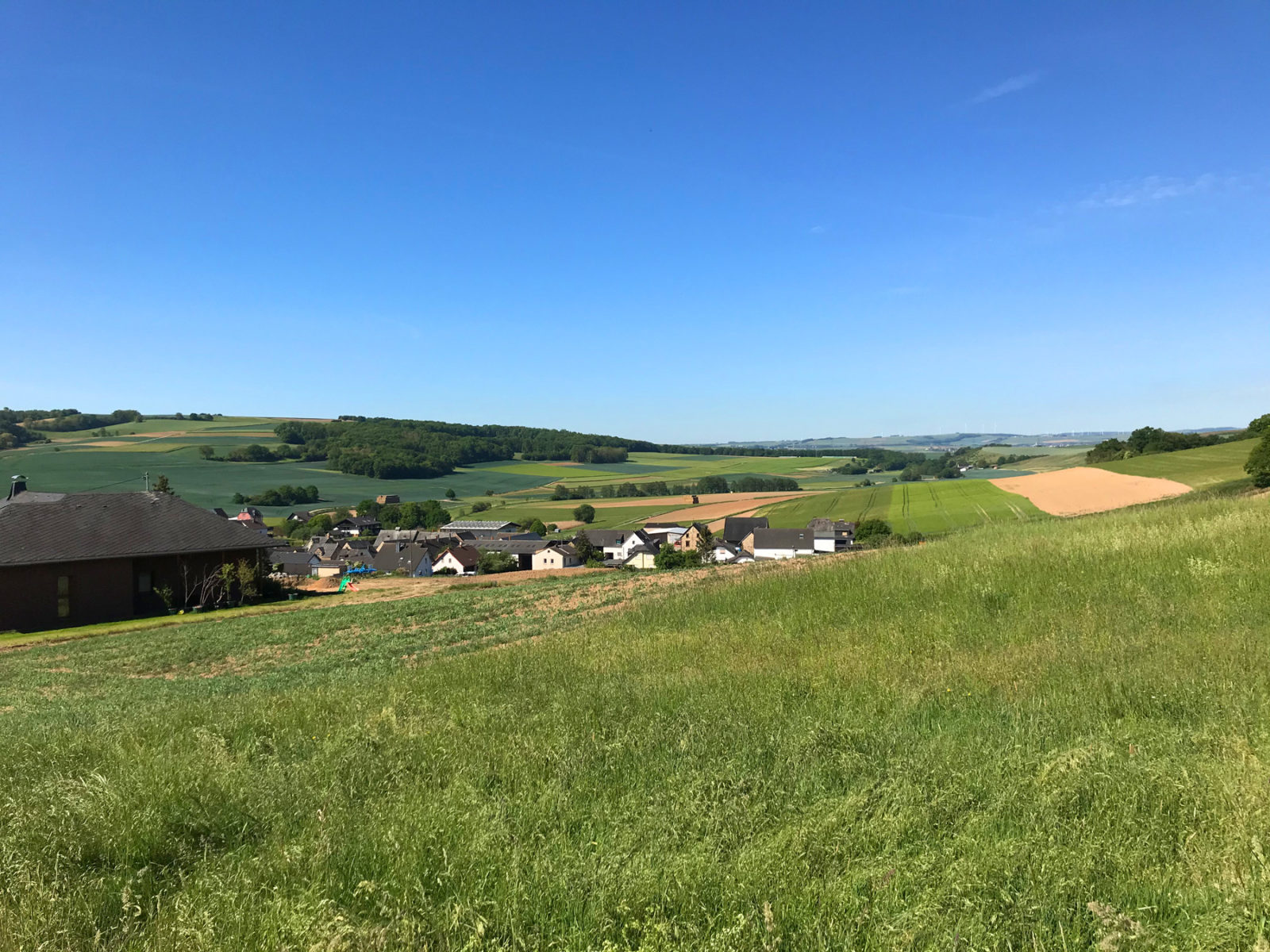 Traumhafter Keberbach, Carlshöhe und sonniges Maifeld